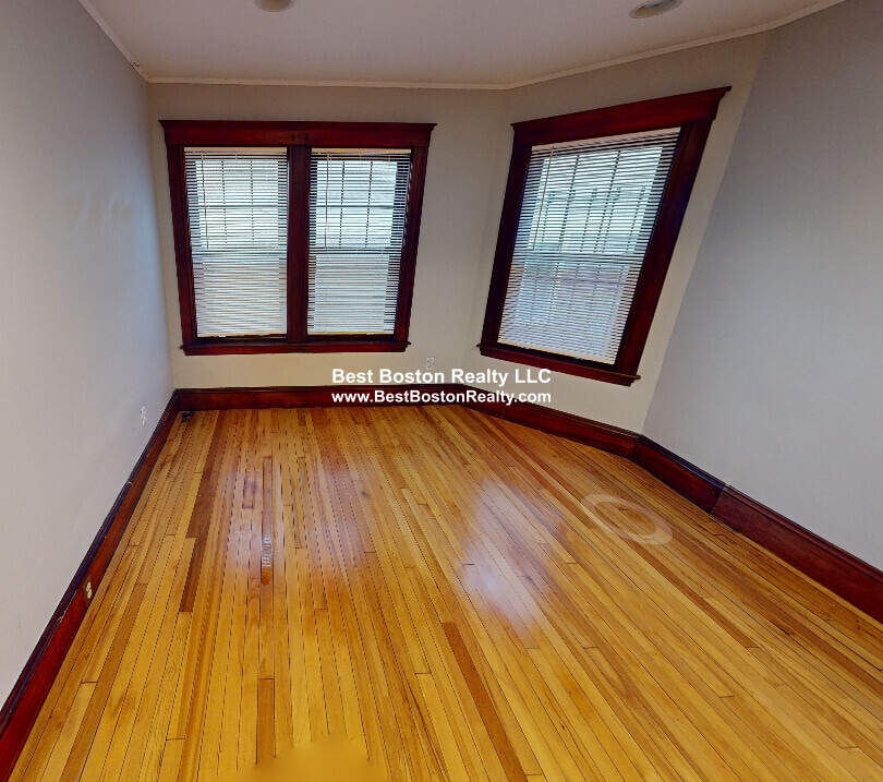 Building Photo - 13 Story St