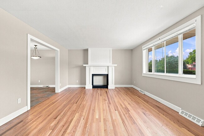 Building Photo - 3050 S Hobart Way