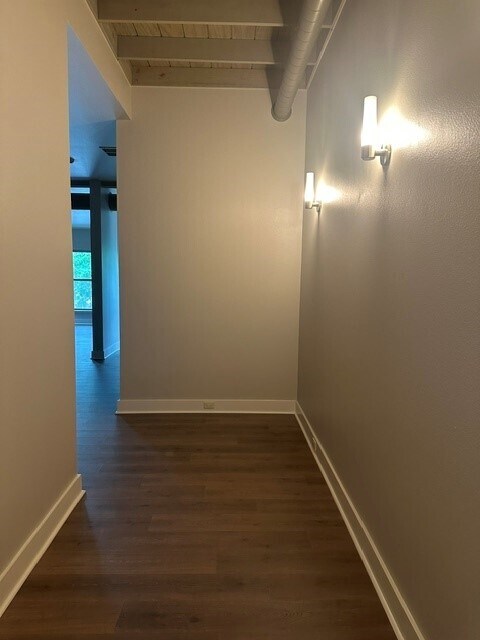 Building Photo - 1460 W Oleander St