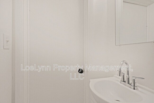 Building Photo - 505 B St