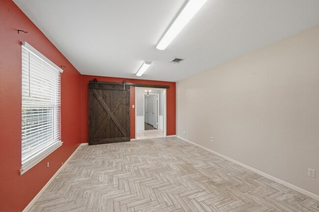 Building Photo - 2607 Brom-Bones Dr