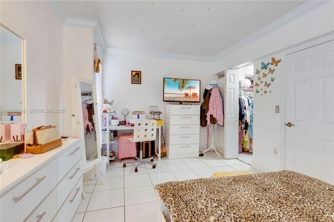 Building Photo - 1758 W 58th St