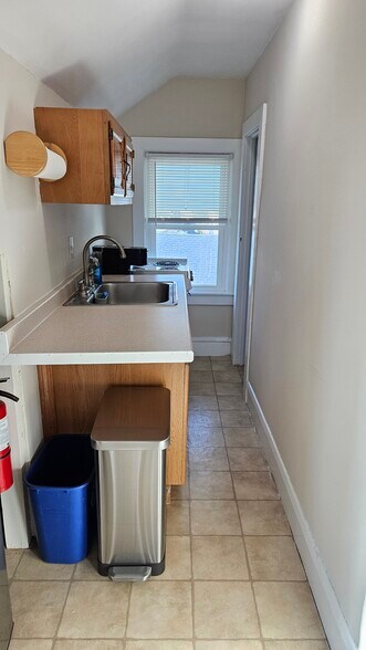 Kitchen - 112 E 25th Ave