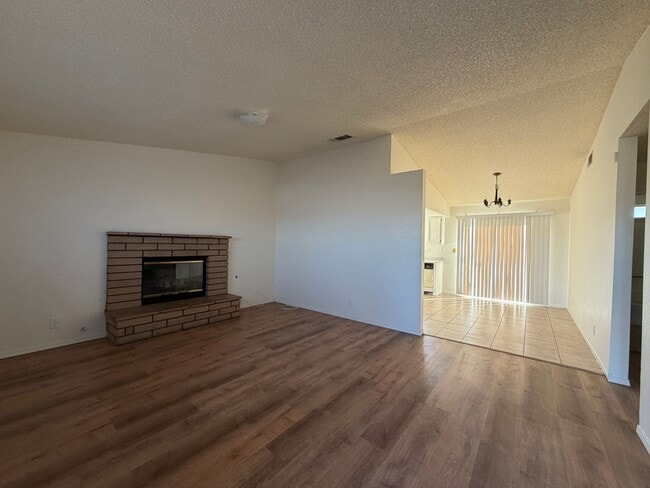 Building Photo - 3 Bedroom House Located in Cul De Sac Near Sportspark