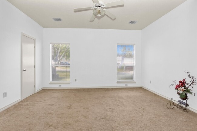 Building Photo - 106 Fairway View Ct