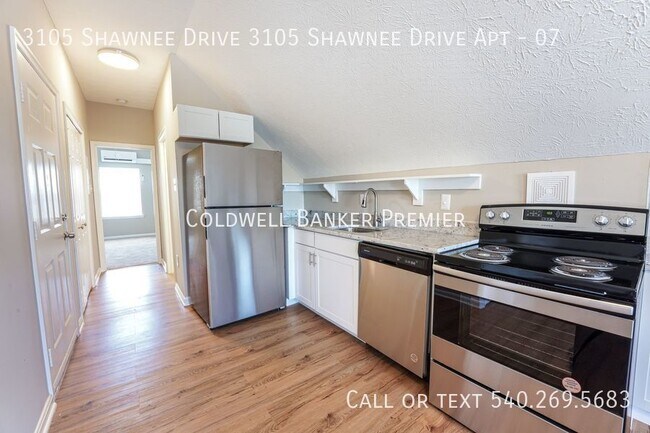 Building Photo - 3105 Shawnee Dr