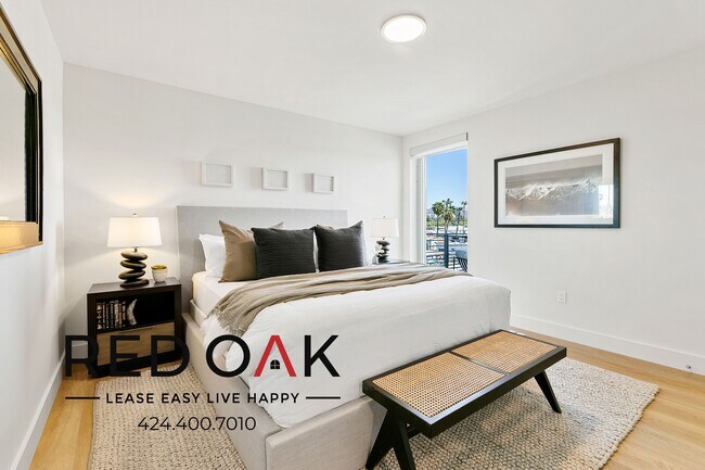 Building Photo - 1001 N Fairfax Ave