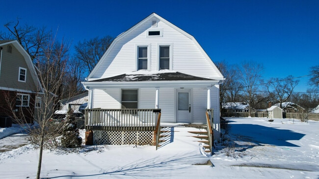 Building Photo - 21 Anderson Ave