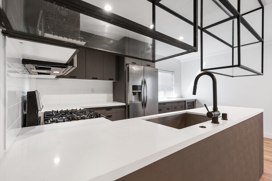 Building Photo - 5941 Comey Ave