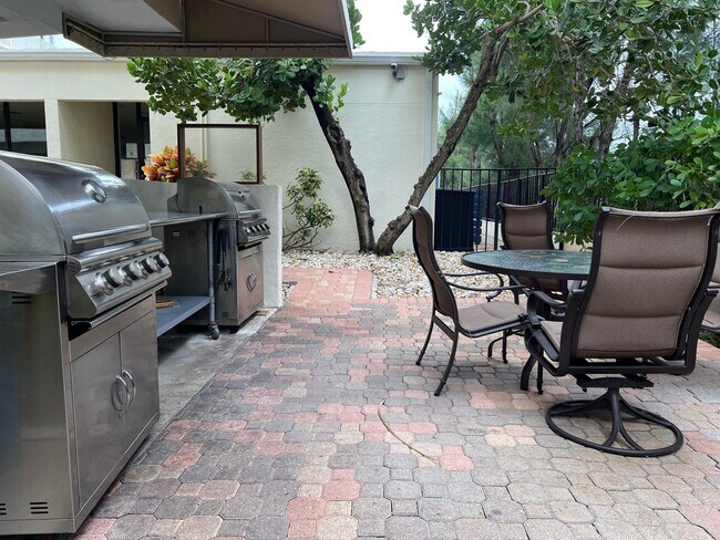 Building Photo - 3540 S Ocean Blvd