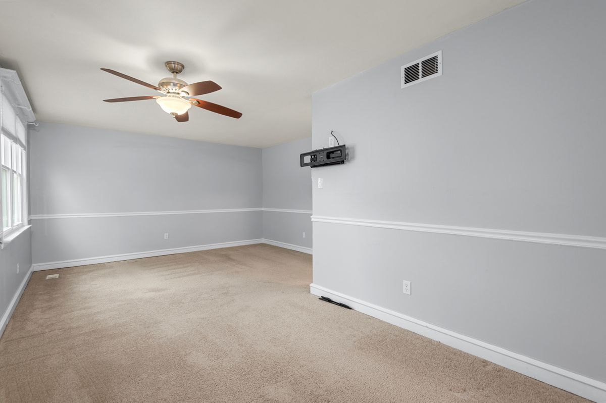 Building Photo - 6420 Thomas Paine Ct