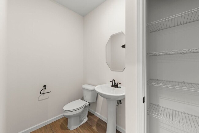 Building Photo - 2727 Lawlor Ln