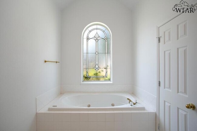 Building Photo - 8 Canyon Bluff Ct