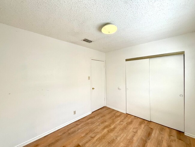 Building Photo - 2-Bedroom Duplex Near Highway 78- Pet-Friendly with Fenced Yard! SECTION 8 ACCEPTED