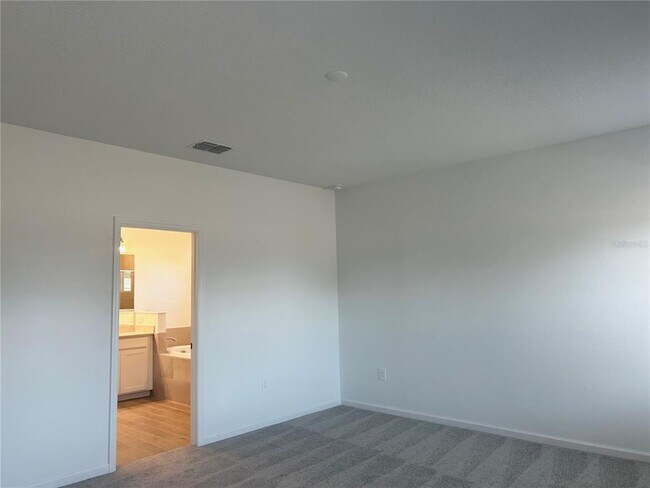 Building Photo - 6637 SW 89th Loop
