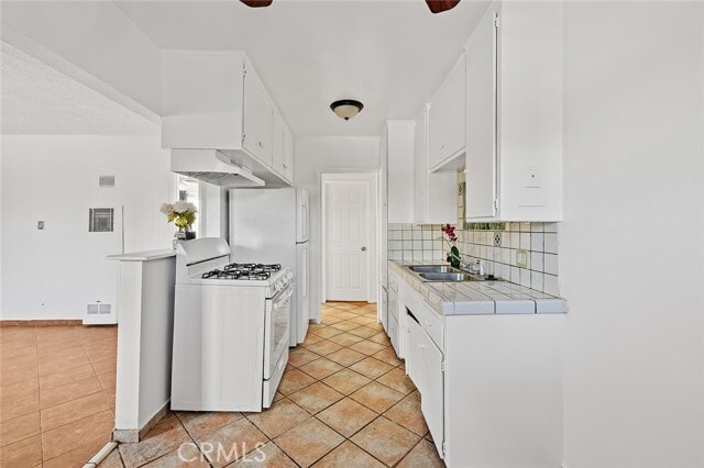 Building Photo - 330 W Laurel St