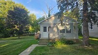 Building Photo - 35627 N Grove Ave