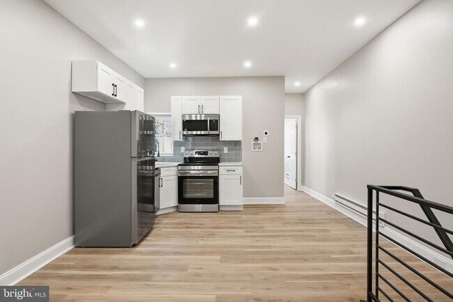 Building Photo - 865 N 47th St