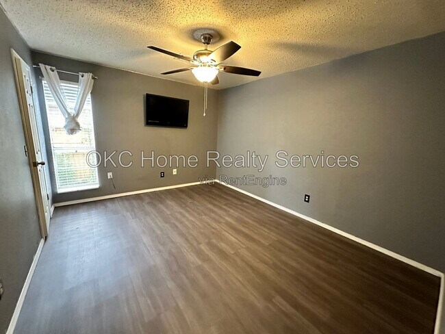 Building Photo - 8300 NW 86th St