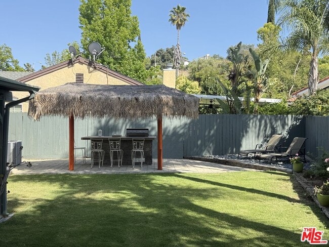 Building Photo - 30556 Rainbow View Dr