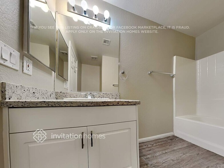 Building Photo - 11575 W Aruba Beach Ave