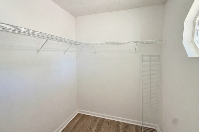 Building Photo - 2531 Clovis Rd SW