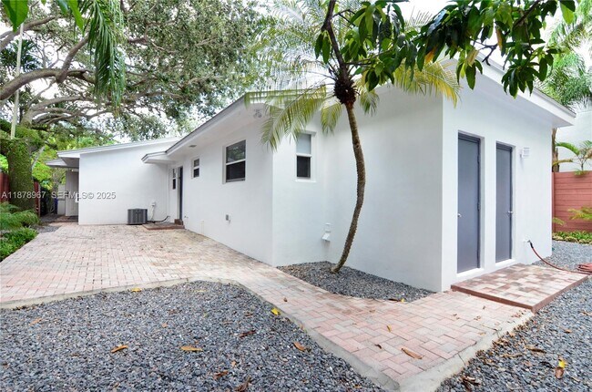 Building Photo - 3050 Virginia St