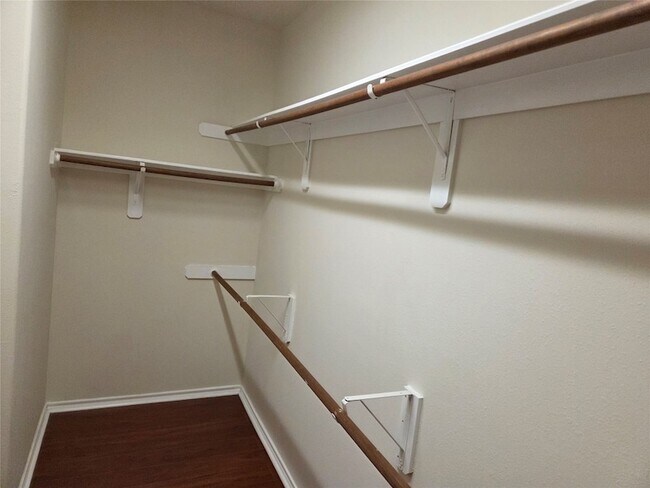 Building Photo - 6818 Stoneyvale Dr