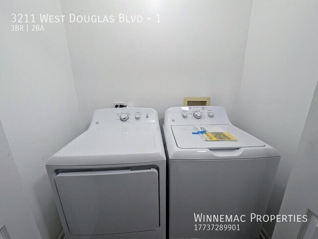 Building Photo - 3211 W Douglas Blvd