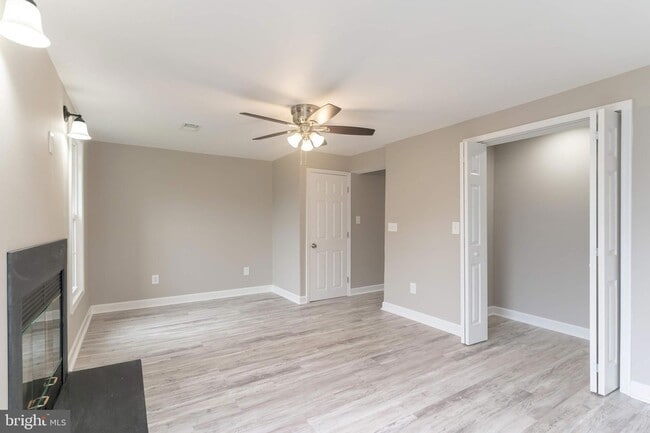 Building Photo - 310 Sedgwick Ct