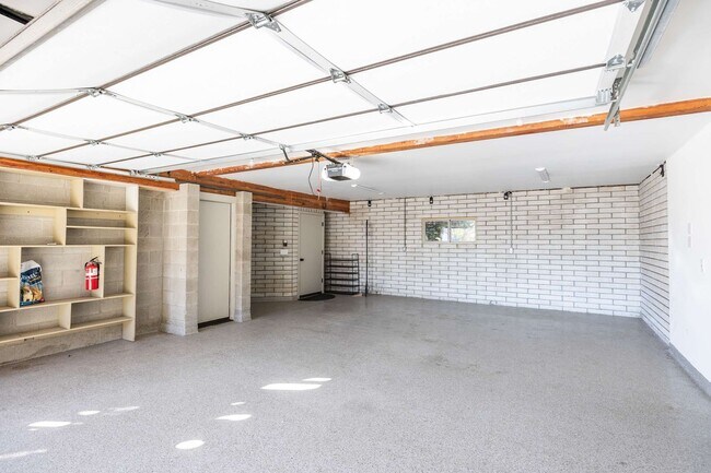 Building Photo - 125 Parkview Terrace