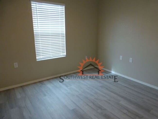 Building Photo - Modern 2 bedroom 2 bath apartment