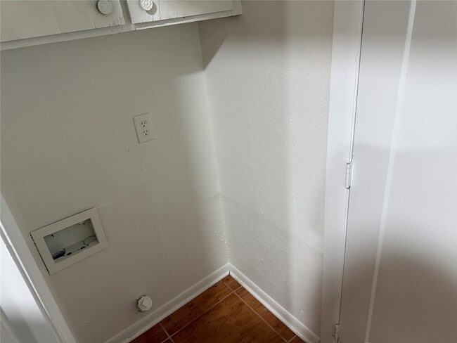 Building Photo - 1309 Velma St