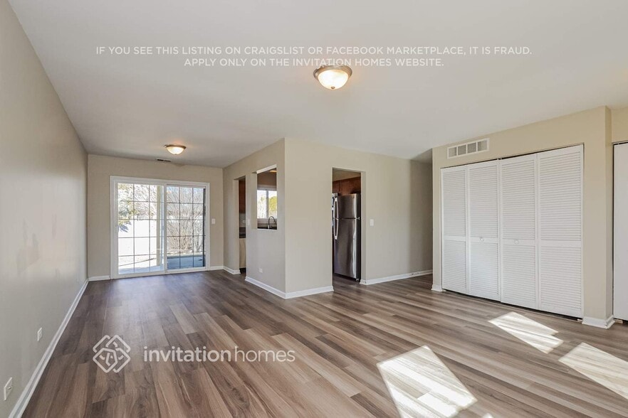 Building Photo - 880 Edenwood Dr