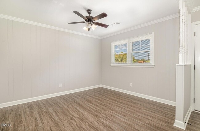 Building Photo - 409 S Center St