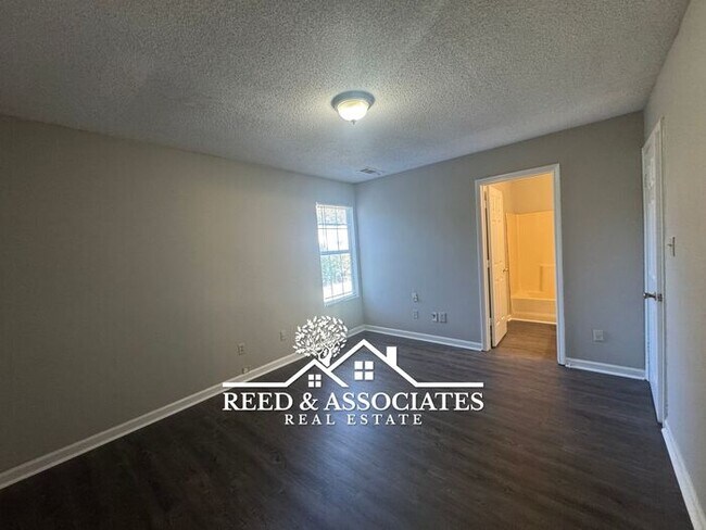 Building Photo - Updated 3-Bedroom Memphis Home with Spacious Yard