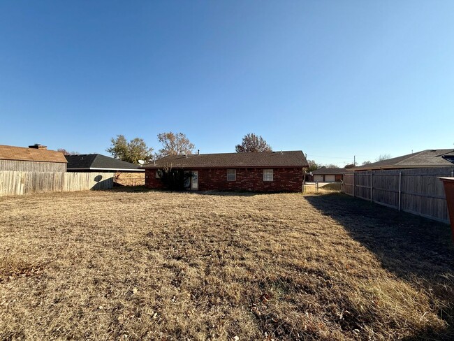 Building Photo - Single Family Home