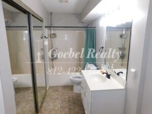 Building Photo - 3 bed 2 bath House on East side!