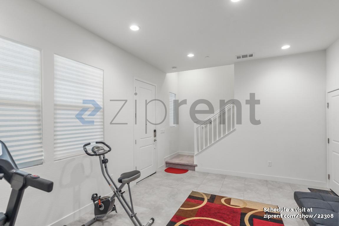 Building Photo - Unit