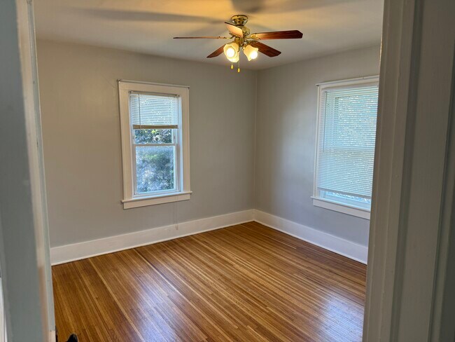 Building Photo - 1476 Ridge Rd