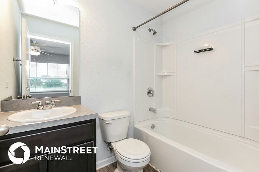 Building Photo - 530 Eiseman Wy