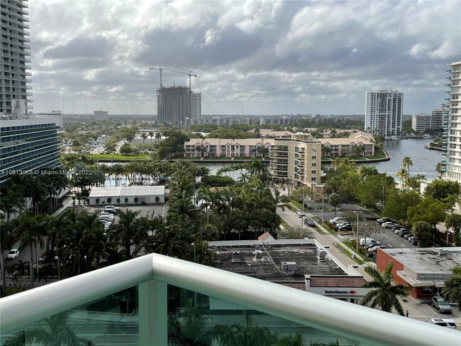 Building Photo - 3901 S Ocean Dr