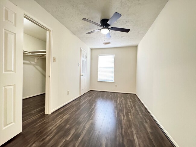 Building Photo - 16315 Cobble Springs Ct