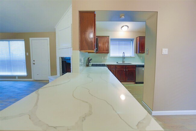 Building Photo - 7007 Glen Rosa Dr