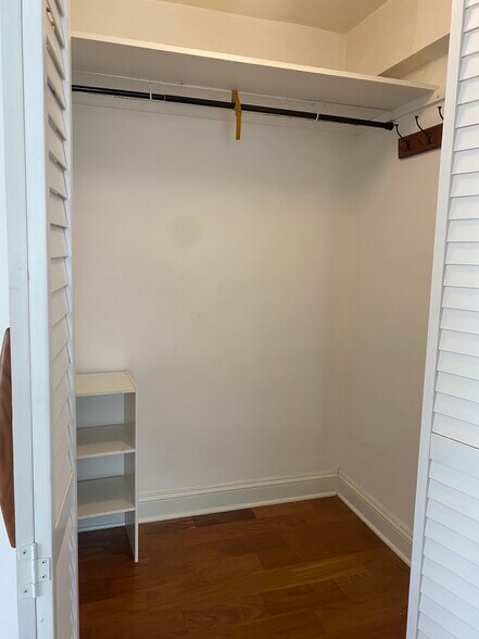 Building Photo - 3065 Sedgwick Ave