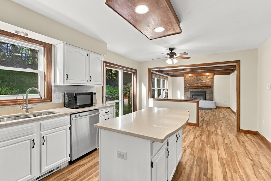 Building Photo - 134 Heldon Dr
