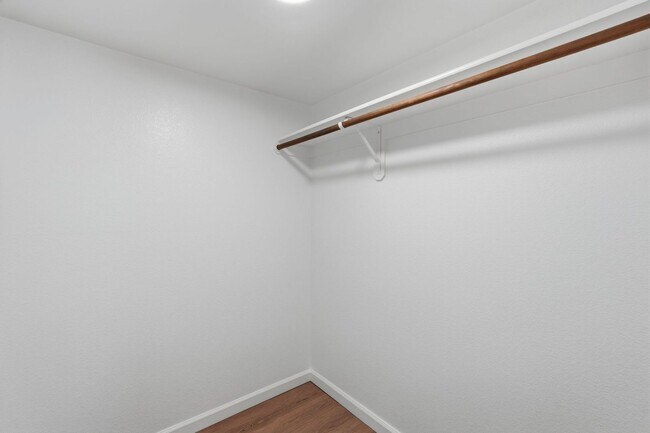Building Photo - 317 N Vine Ave