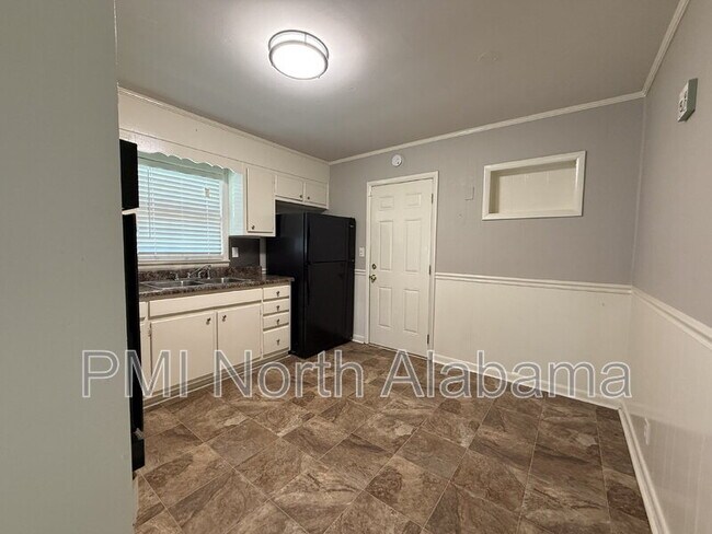 Building Photo - 2115 Euclid Rd NW