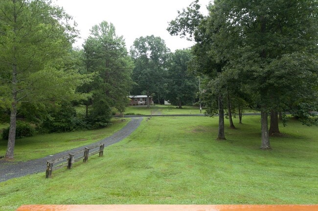 Building Photo - 3 br, 1 bath House - 3600 Green Creek Rd