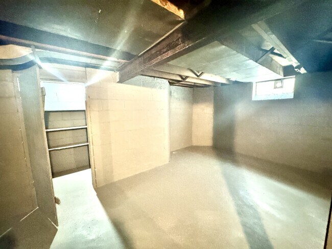 Building Photo - 9219 McKinney St